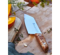 Nůž s vlnitým výbrusem ze série VIVUM v délce 18 cm