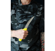 Lovecký nůž v délce 15 cm a žlutou barvou rukojeti